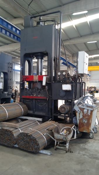 300 TON H TİPİ HİDROLİK SIVAMA PRESİ