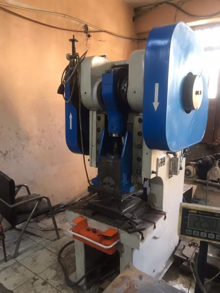 80 Ton Eksantrik Pnömatik El ve Ayak Pedallı Full Sıfır Revizyonlu Pres