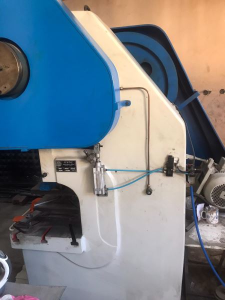 80 Ton Eksantrik Pnömatik El ve Ayak Pedallı Full Sıfır Revizyonlu Pres