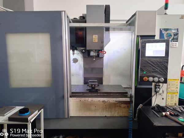 3 EKSEN SMTCL İ5M4 CNC DİK İŞLEME MERKEZİ