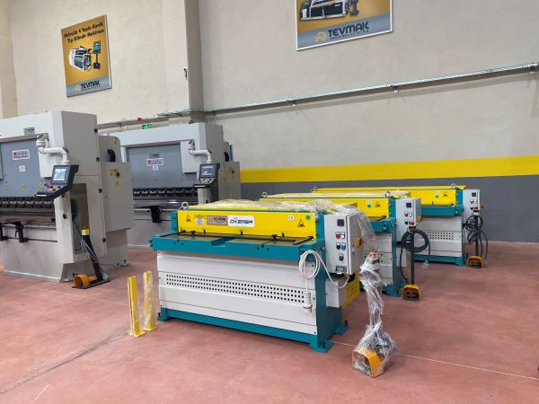 ERGM 1320X2.5 MM. REDÜKTÖRLÜ GİYOTİN MAKAS