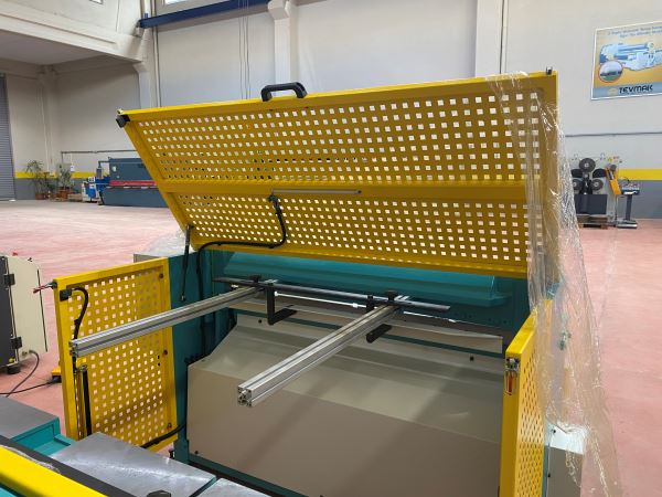 ERGM 1320X2.5 MM. REDÜKTÖRLÜ GİYOTİN MAKAS