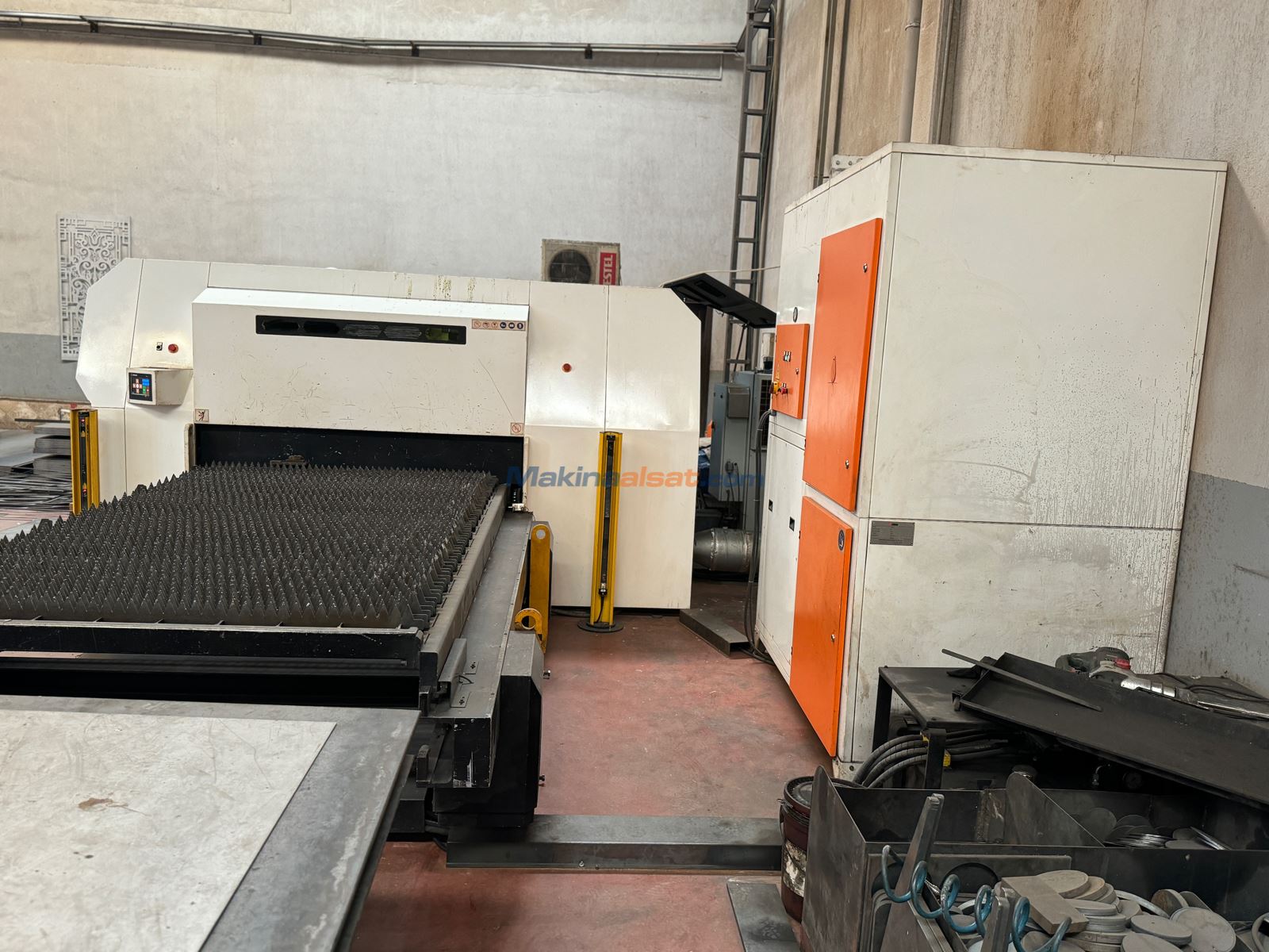 ERMAKSAN 4 kW YEDEK TABLALI LAZER KESİM