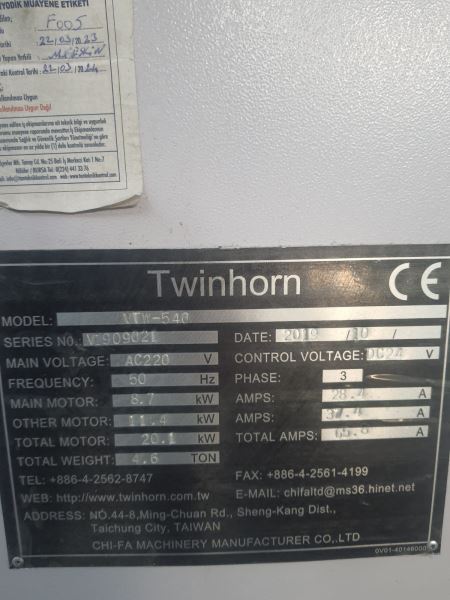 Twinhorn VTW-540 Çift Tabla CNC Dik İşlem