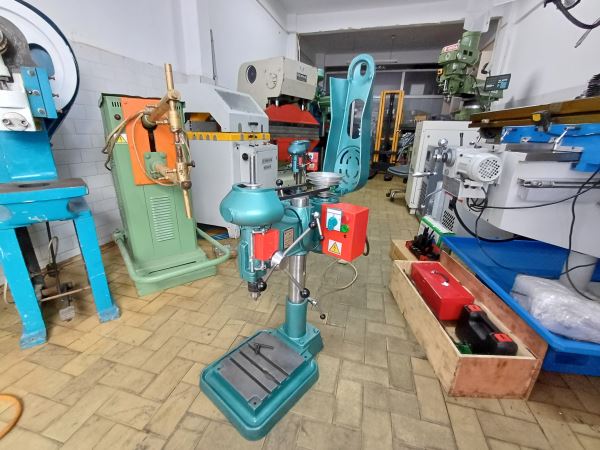 EKÇELİK MASAÜSTÜ KILAVUZ ÇEKME