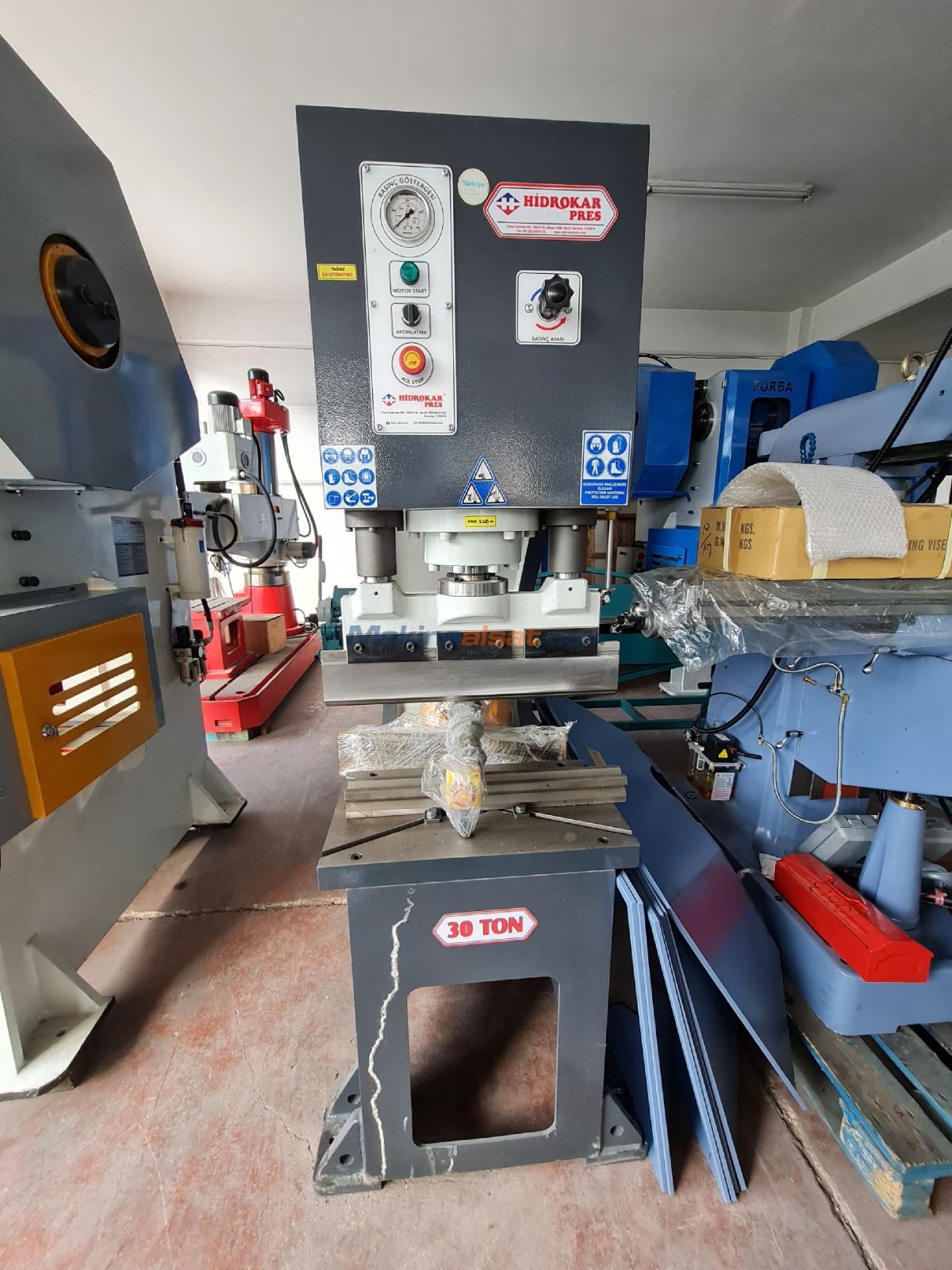 C TİP 30 TON HİDROLİK  PRES (MUTFAKÇI PRESİ)