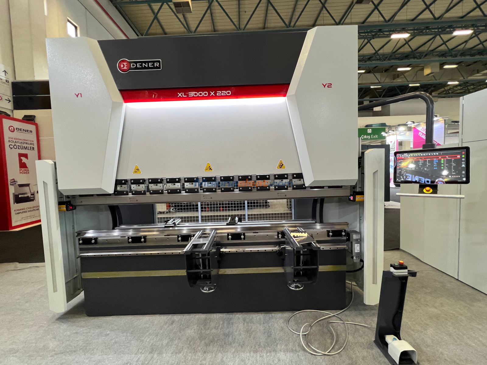 Satılık ikinci el DENER PUMA XL 3100X220 TON 6 EKSEN CNC ABKANT