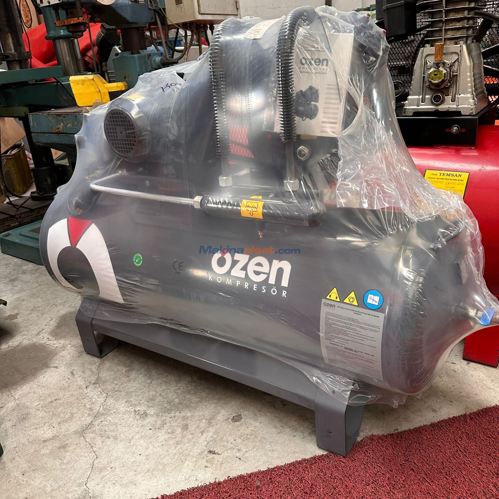 ÖZEN MARKA 200 Litre 2X70 PİSTONLU KOMPRESÖR