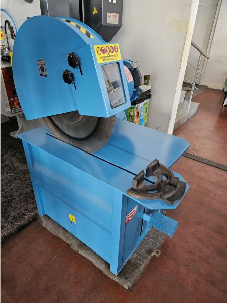 YAŞAR MAKİNA 15 HP DEMİR DOĞRAMA KESİM (TRANJER)