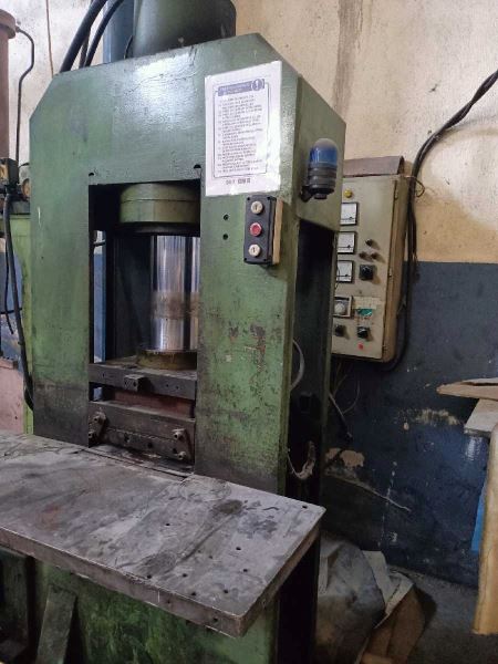 İmbat 250 Ton 400x400 mm Rezistanslı Hidrolik Kauçuk Presi