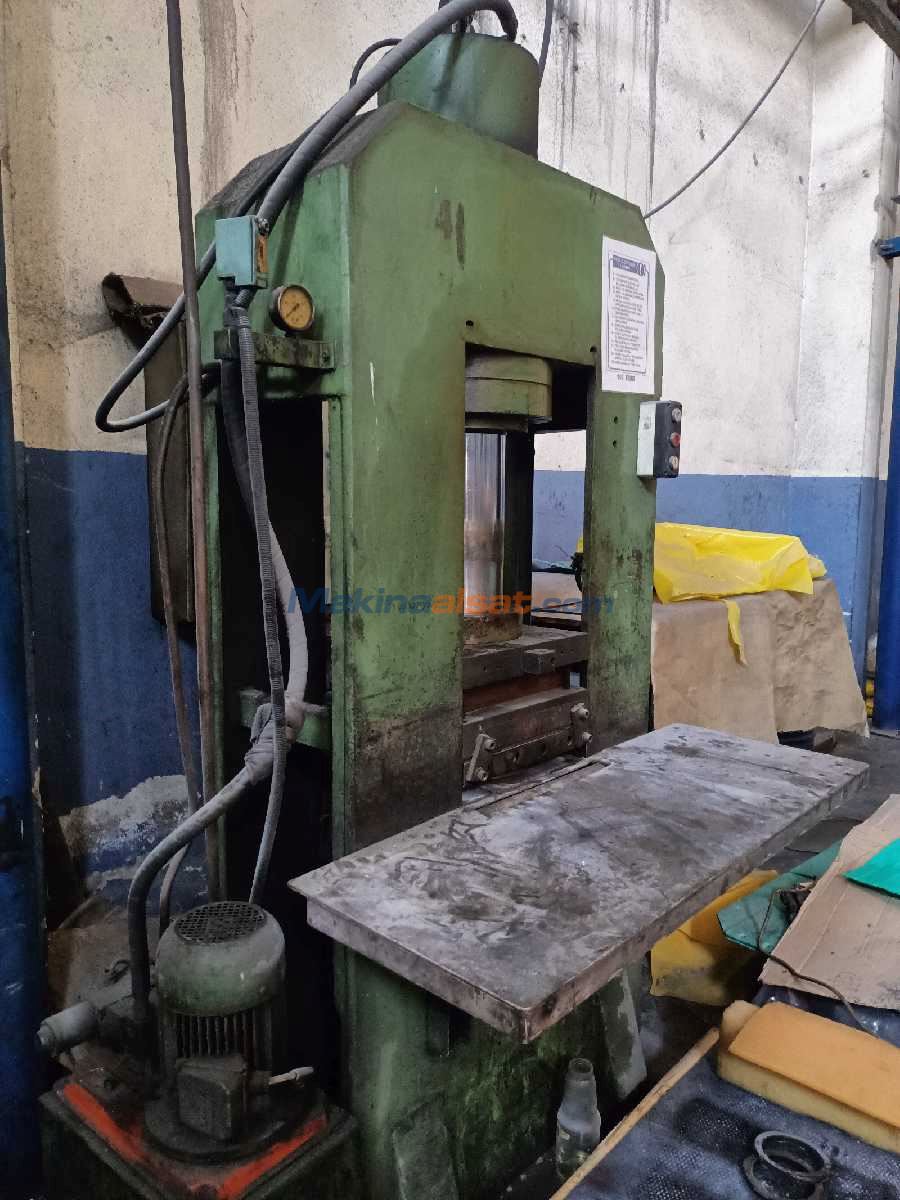 İmbat 250 Ton 400x400 mm Rezistanslı Hidrolik Kauçuk Presi