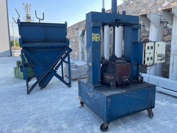 SIKIŞTIRMA PRESİ VE BUNKER ( YÜKLEME KAZANI)
