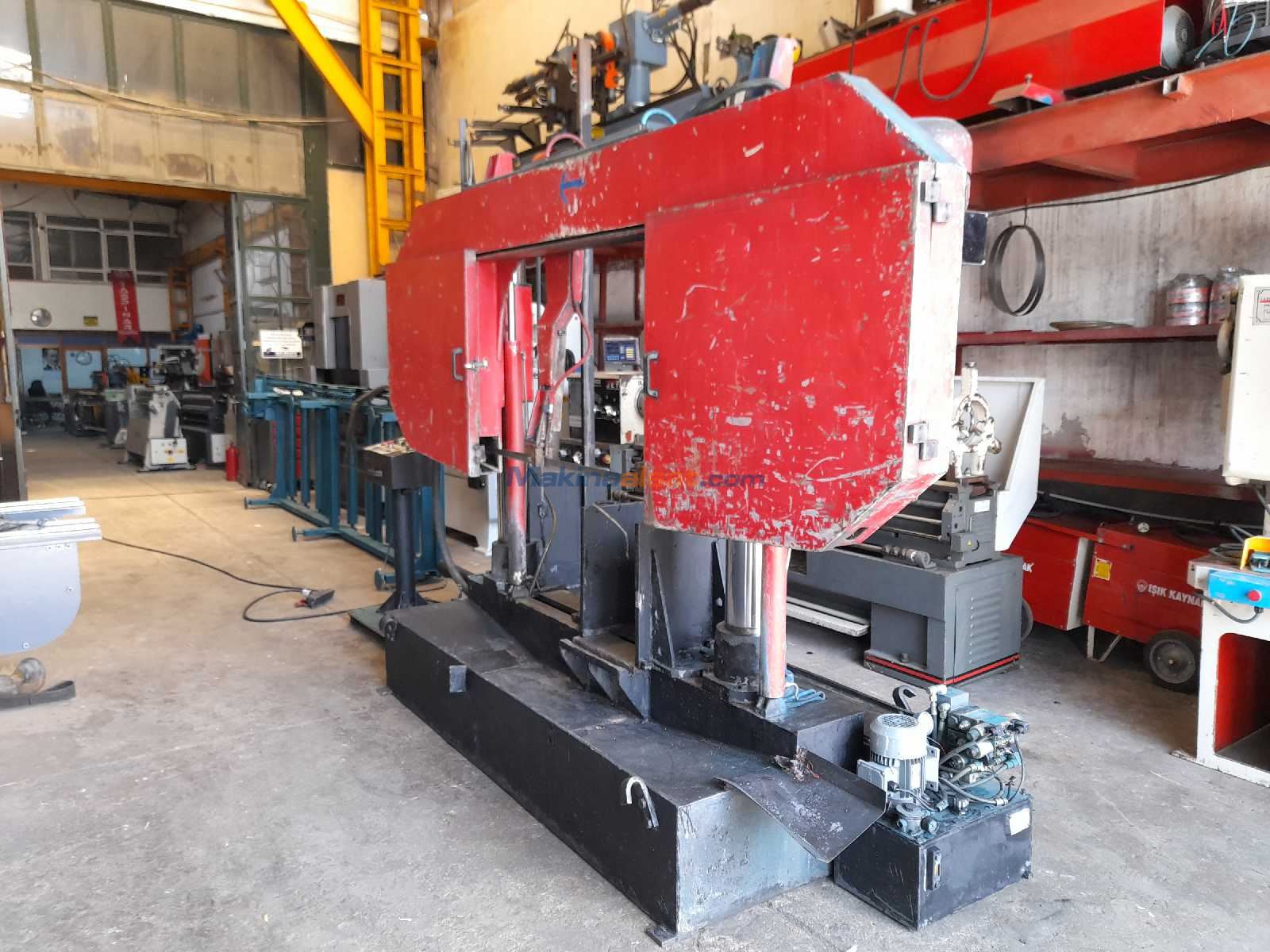 UZAY 800 MM SÜTUNLU ŞERİT TESTERE