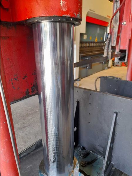 UZAY 800 MM SÜTUNLU ŞERİT TESTERE