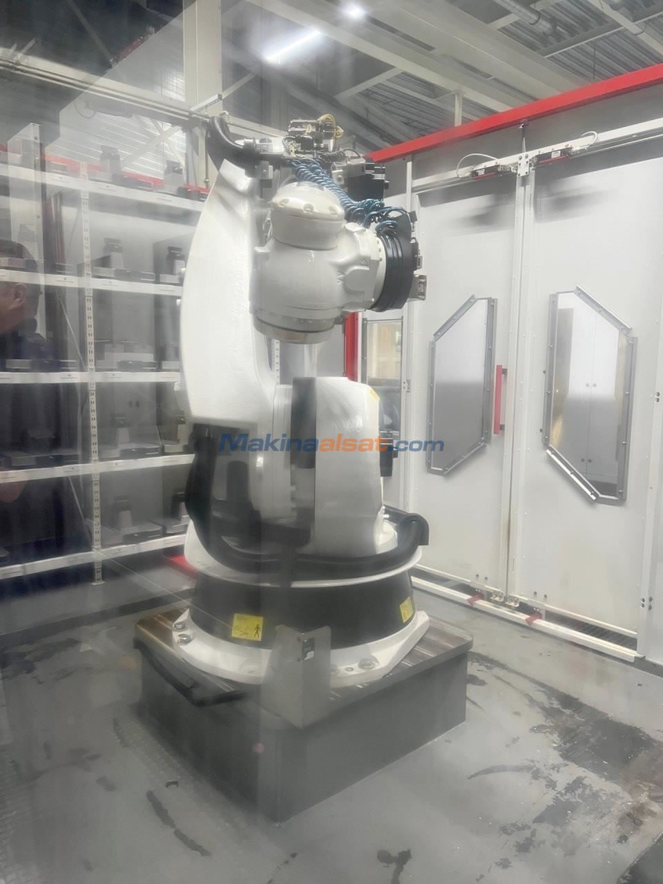 KUKA KR 240 L210-2 2000 Robot