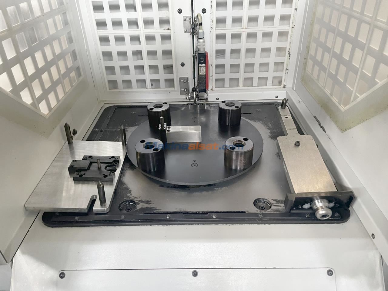 KUKA KR 240 L210-2 2000 Robot