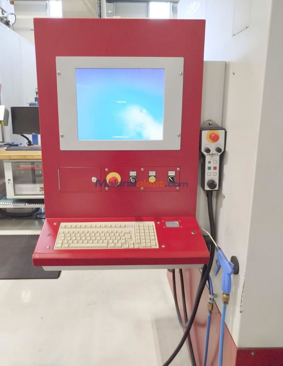 RÖDERS RP 800 CNC Dik İşlem