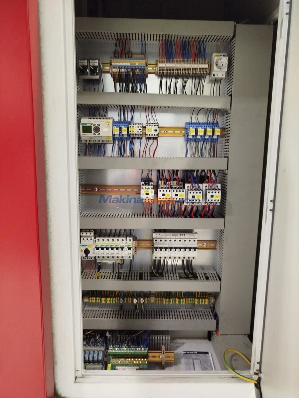 RÖDERS RP 800 CNC Dik İşlem
