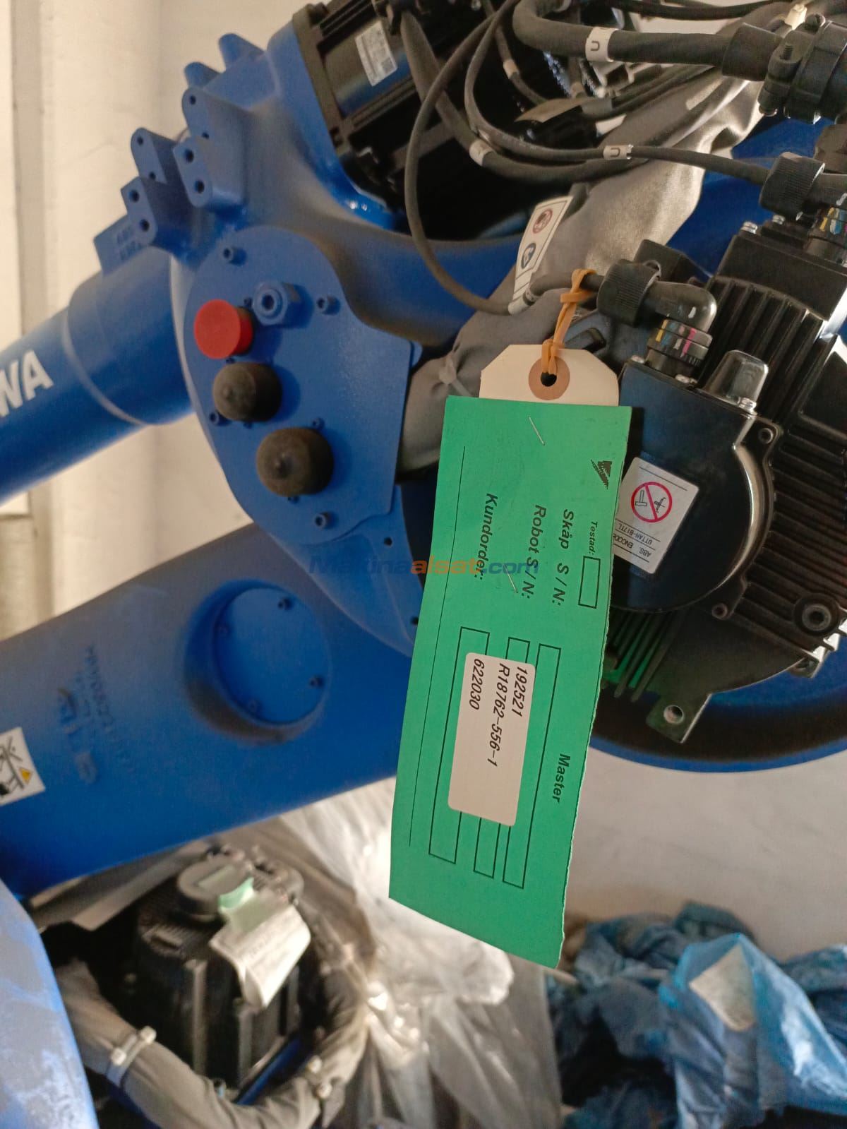 YASKAWA MH180 KUTUSUNDA ROBOT KOL