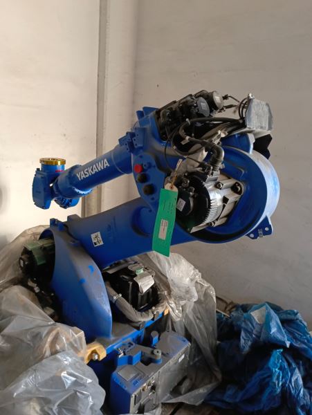 YASKAWA MH180 KUTUSUNDA ROBOT KOL