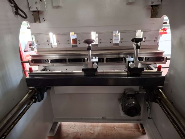 2012 MODEL BAYKAL APH 1250 MM  x 40 Ton x 4 mm NC KONTROLLÜ ABKANT PRES