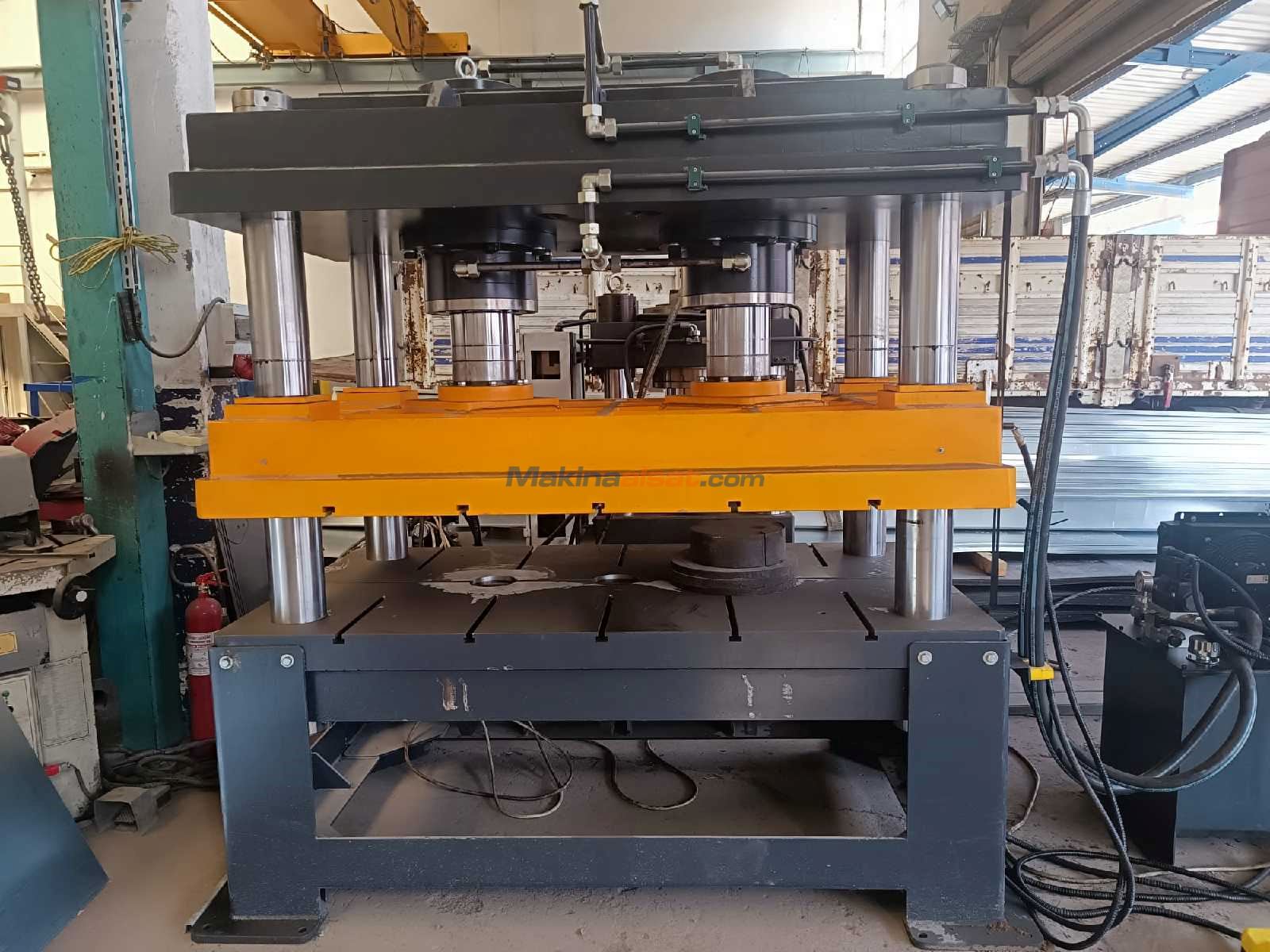 400 Ton 750 x 1750 Tabla Kolonlu Hidrolik Pres