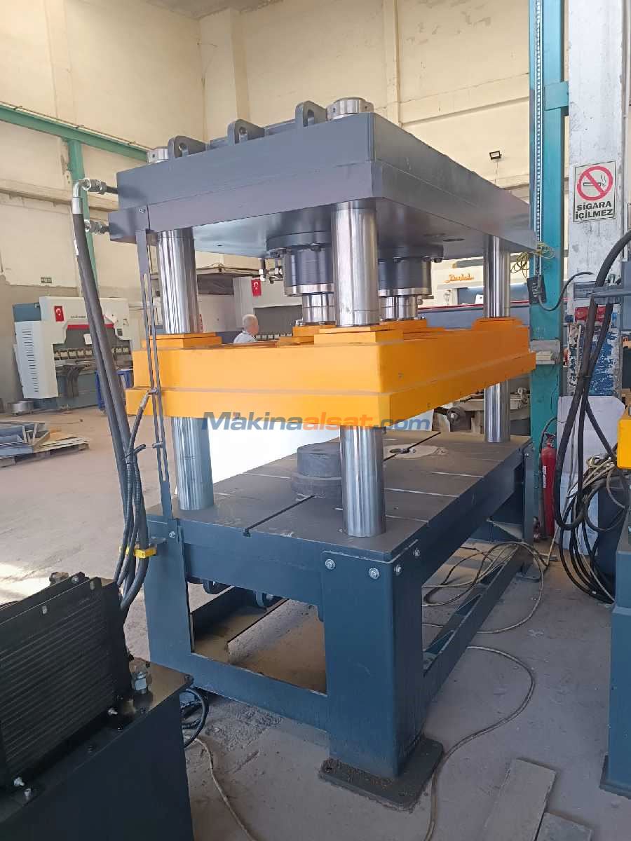 400 Ton 750 x 1750 Tabla Kolonlu Hidrolik Pres