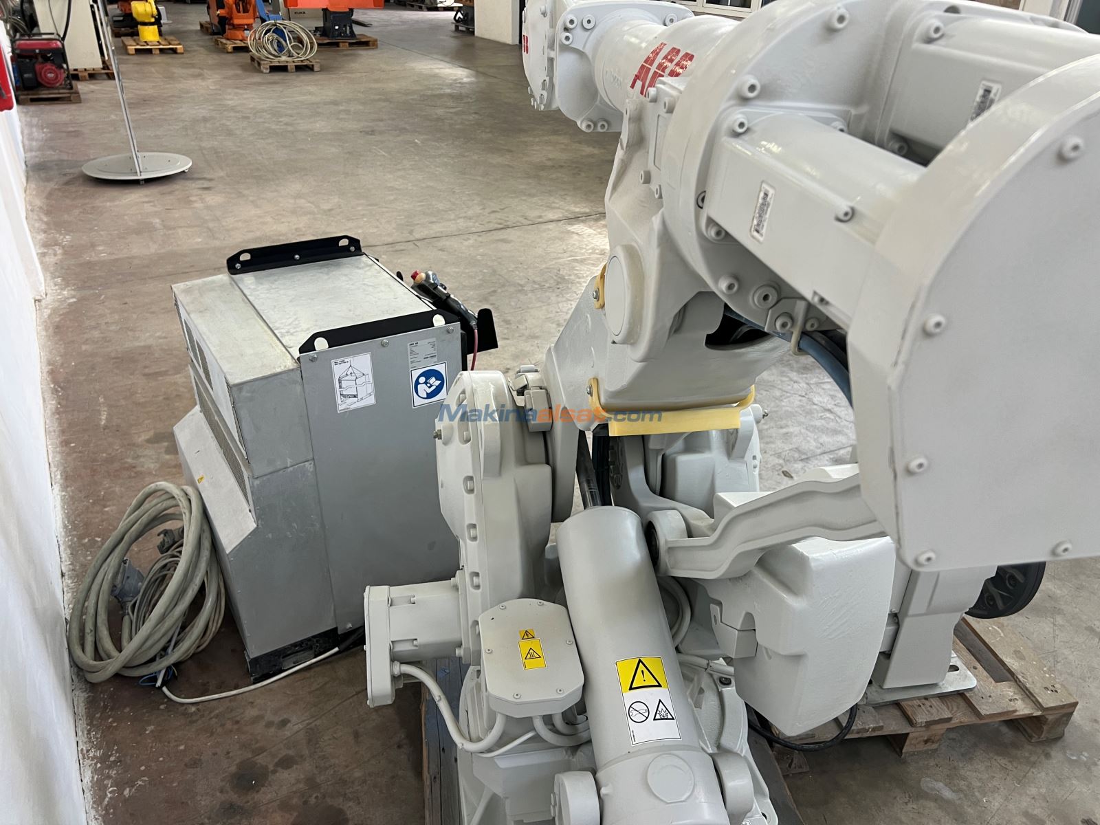 ABB IRB 4400/60 IRC5 FOUNDRY PLUS + 7 Eksen Robot