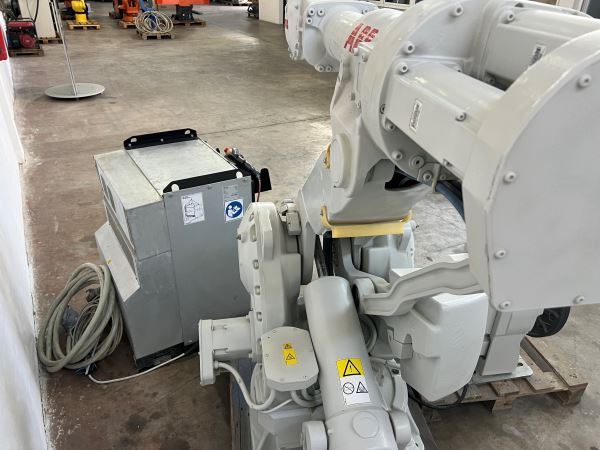 ABB IRB 4400/60 IRC5 FOUNDRY PLUS + 7 Eksen Robot