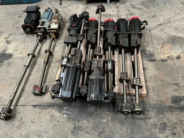 CNC VİDALI MİL VE MOTORLARI