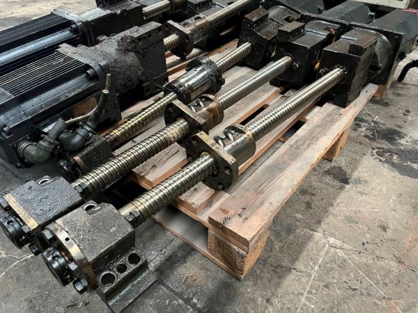CNC VİDALI MİL VE MOTORLARI