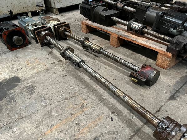 CNC VİDALI MİL VE MOTORLARI