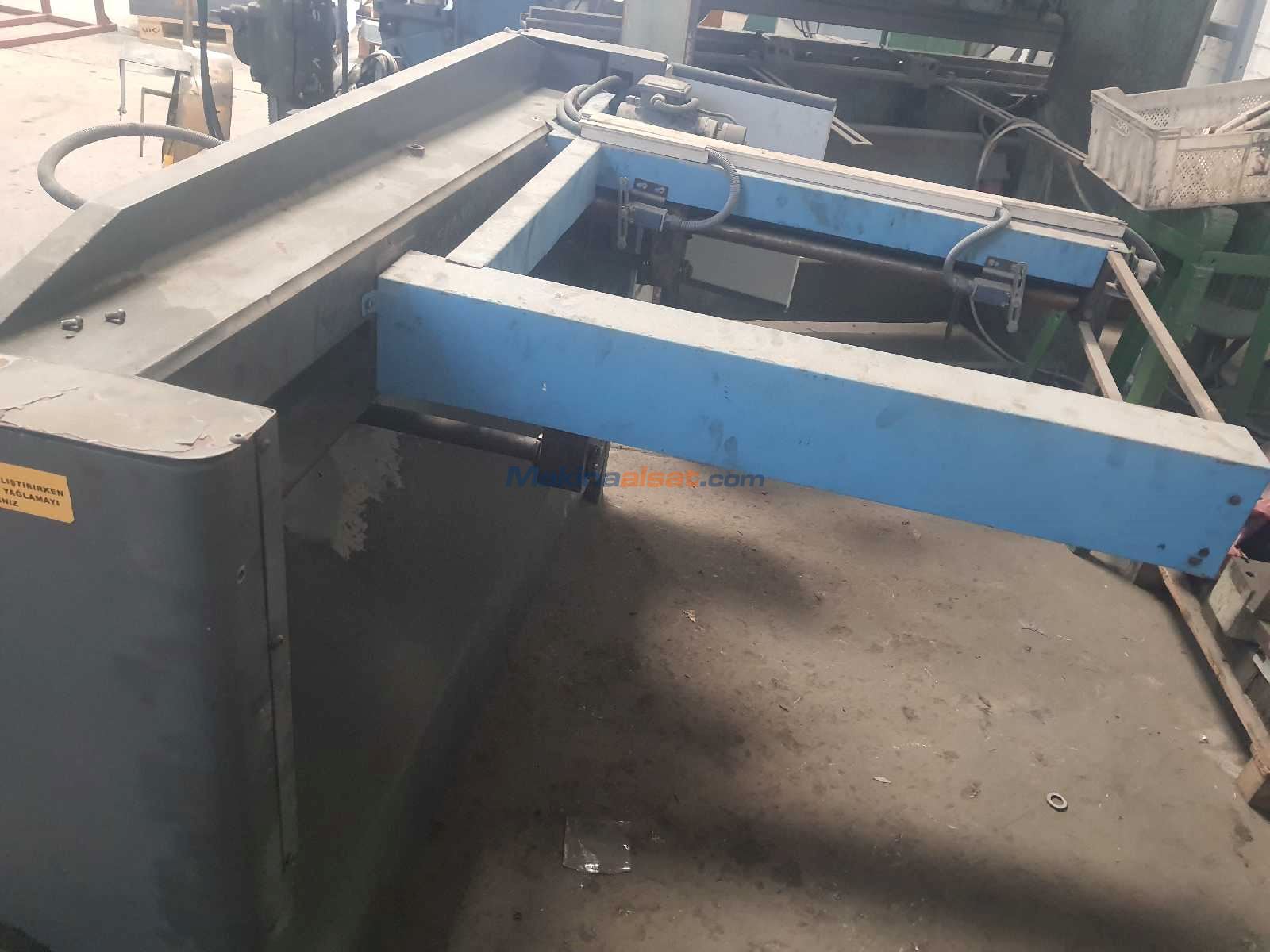 Dijitalli Arka Dayamalı 1500 x 3 Redüktorlü Giyotin Makas