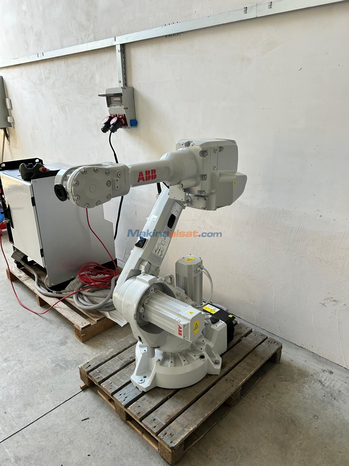 ABB IRB 2600-20/1.65 - MODEL YILI 2017 - ENDÜSTRİYEL ROBOT