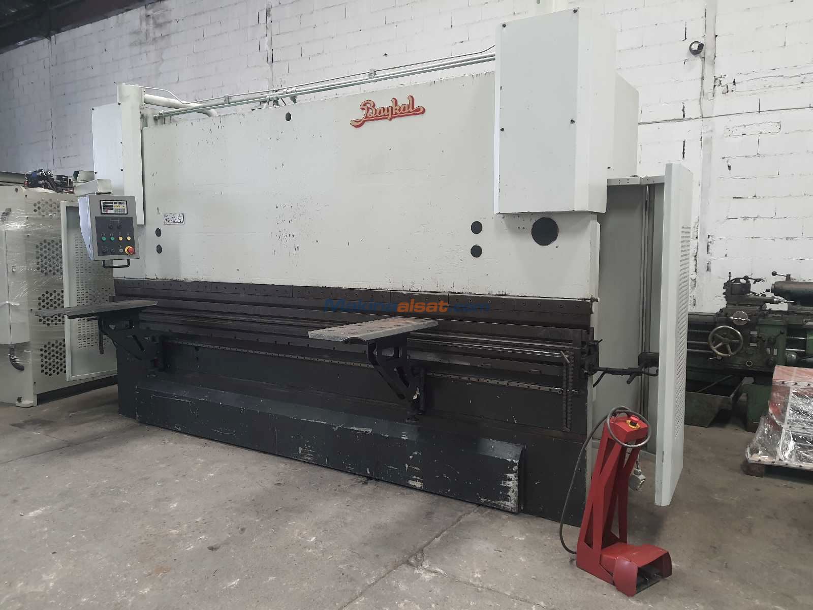 Baykal APH 4 Metre 260 Ton NC Abkant Pres