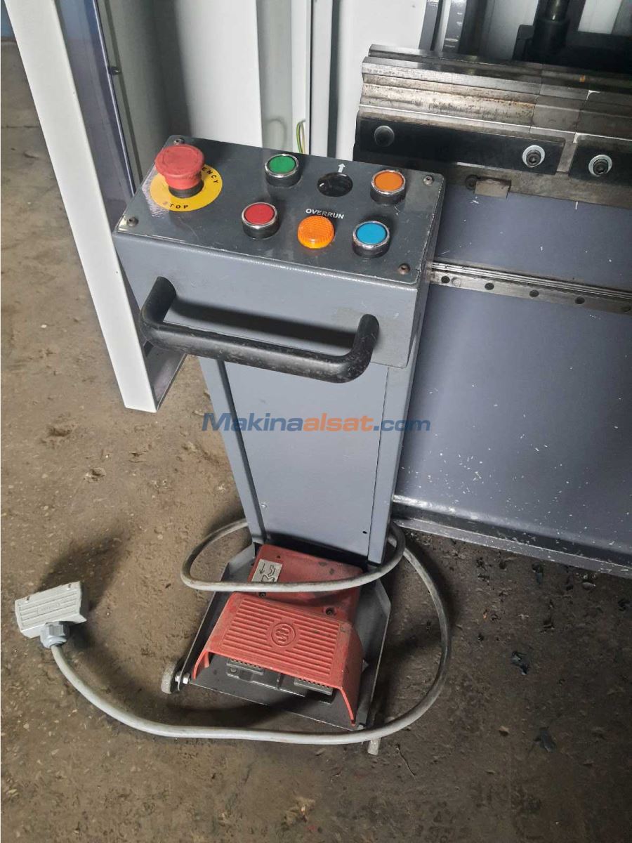 Baykal APHS 1250 X 40 Ton Cnc Abkant Pres
