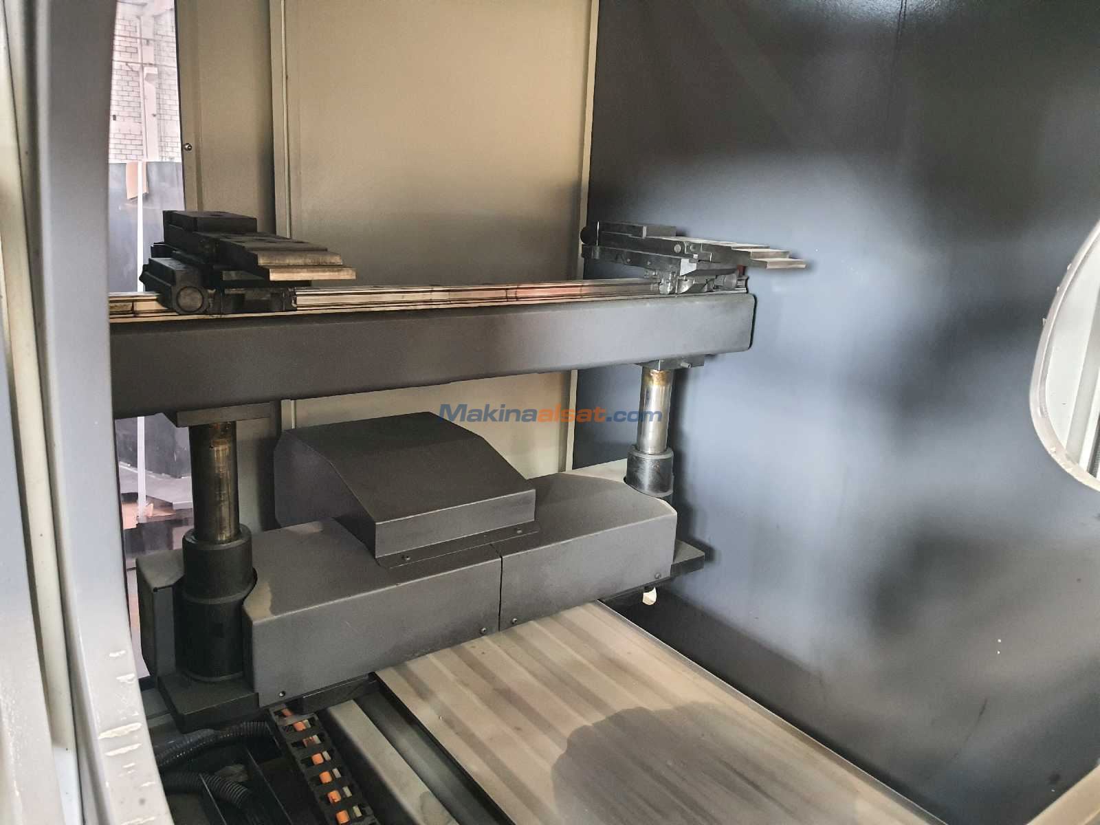 Baykal APHS 1250 X 40 Ton Cnc Abkant Pres