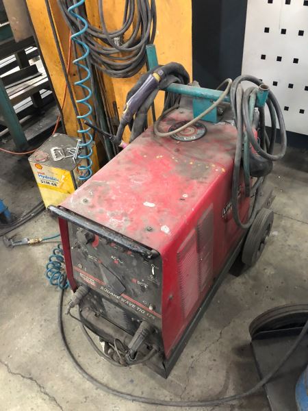 Lincoln Electric SQUARE WAVE TIG 175 Kaynak