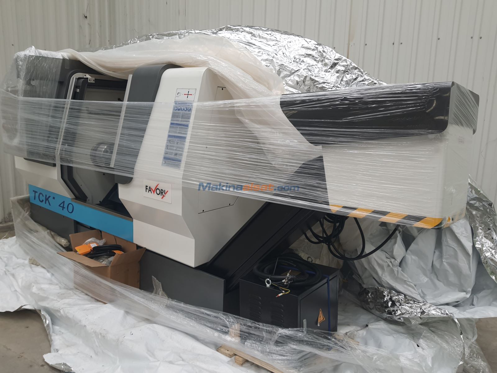 Stokta Hazır Favory TCK 40 - 8 inç Cnc Torna