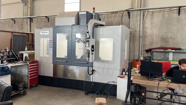 4 Eksen Cnc Dik İşleme Merkezi