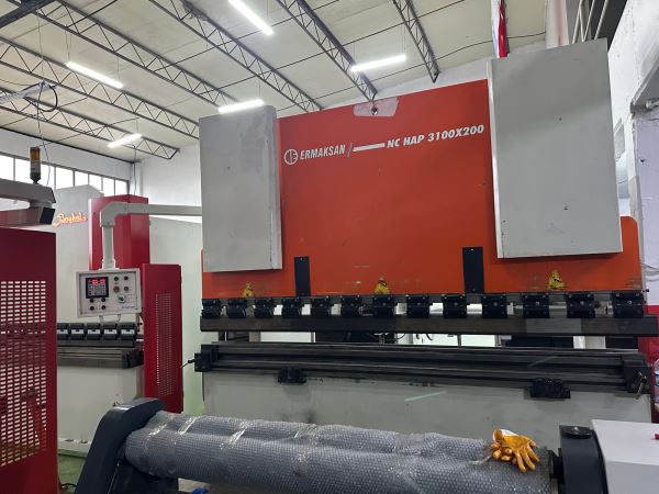 ERMAKSAN 3100 x 200 NC Abkant Pres