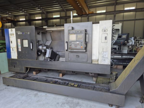 Hyundai 300LMC ( Ara Yataklı Ve C eksen ) CNC Torna