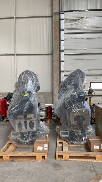 KUKA KRC5 KR150 YANMAZ KIYAFETLİ ROBOTLAR