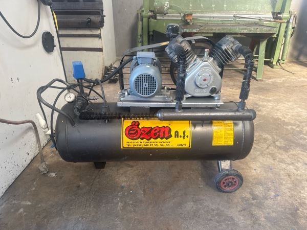 ÖZEN 100 Litre 2 KAFA 8 BAR PİSTONLU KOMPRESÖR