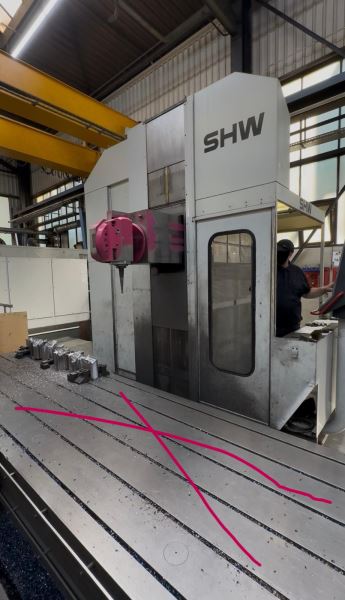 SHW UFZ5- 5 ACHSE FARHSTÄNDERFRÄSMASCHINE