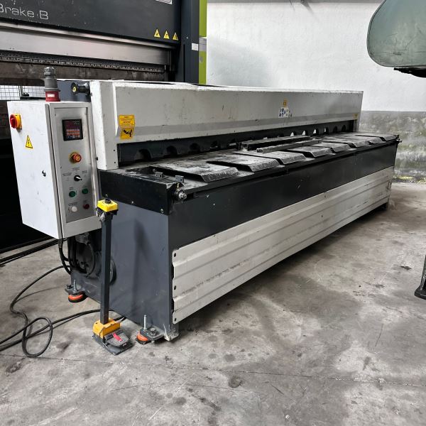 UMS MARKA 3 METRE 5 MM NC REDÜKTÖRLÜ GİYOTİN MAKAS