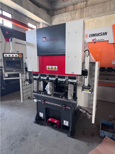 1050 x 25 TON 4 EKSEN CNC ABKANT PRES