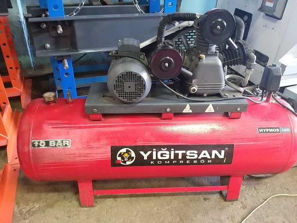 300 Litre KOMPRESÖR