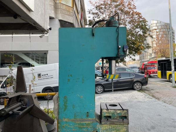 50 TON C TİPİ HİDROLİK PRES