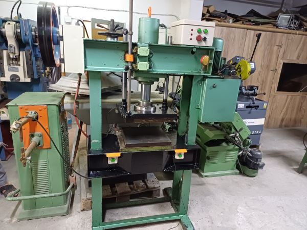 60 TON HİDROLİK KAUÇUK PRES